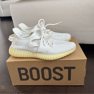 Yeezy Boost 350 V2 Triple White Men’s 8/ Women’s 9.5
